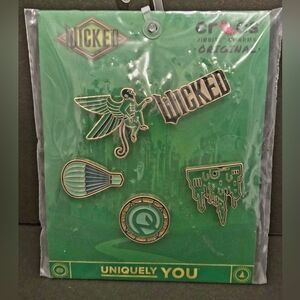 CROCS Wicked Jibbitz Charm Set NEW OZ Monkey Emerald City Balloon
